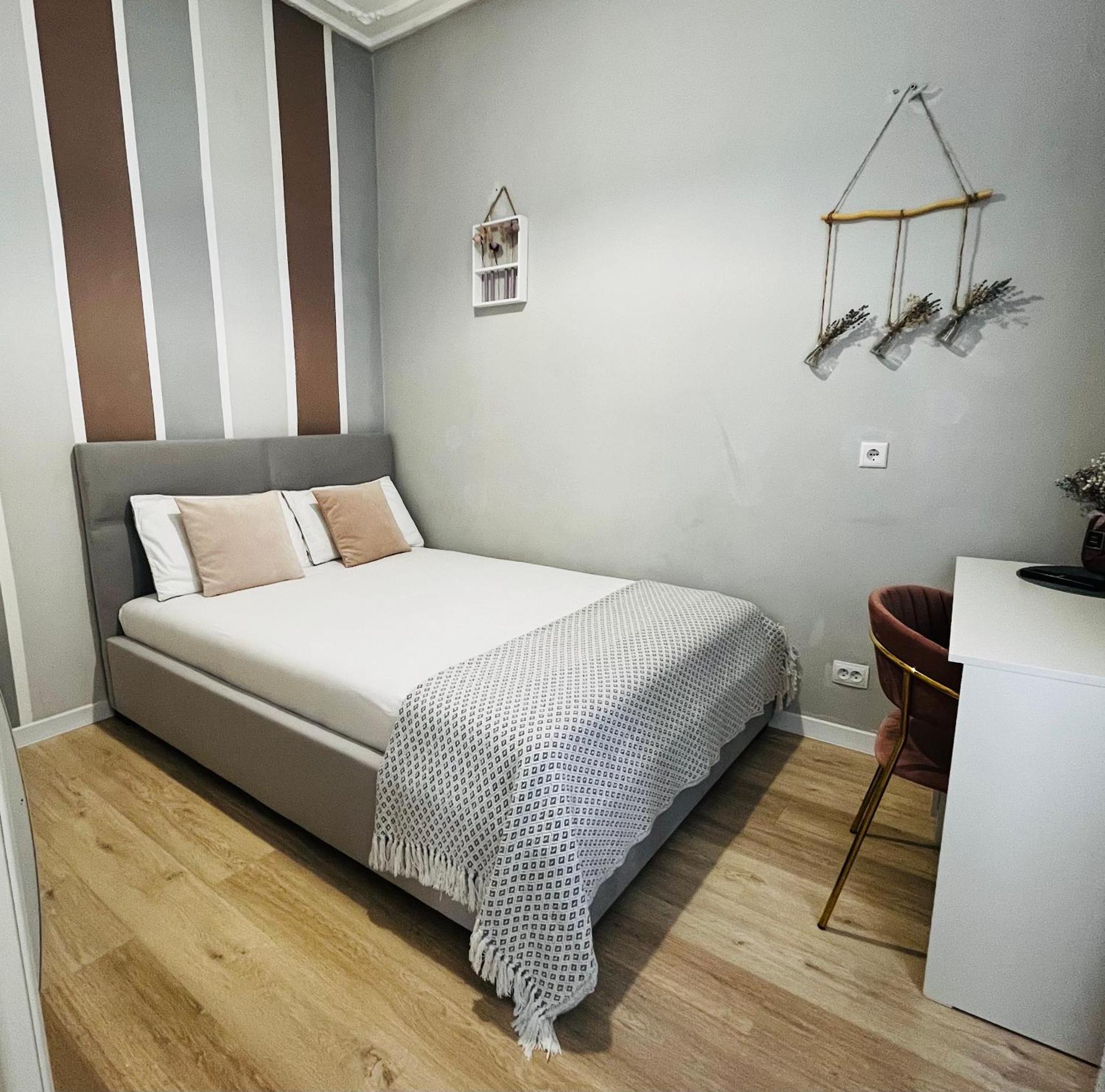Iren Smart Apartment Lviv Exterior photo